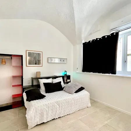 Apartment Villard Monument Historique Gard Tourisme Nimes