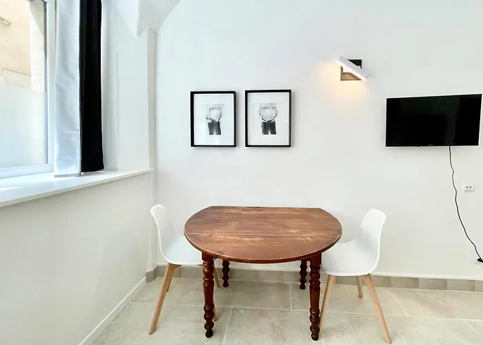 Villard Monument Historique Gard Tourisme Daire *